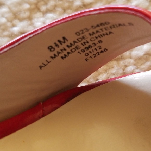 Red patent  faux leather platform heel - Picture 6 of 6